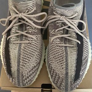 Yeezy 350 Boost shoes! Great condition!